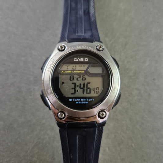 Casio Herren Uhr W-211 – Digitale Armbanduhr mit Chronograph