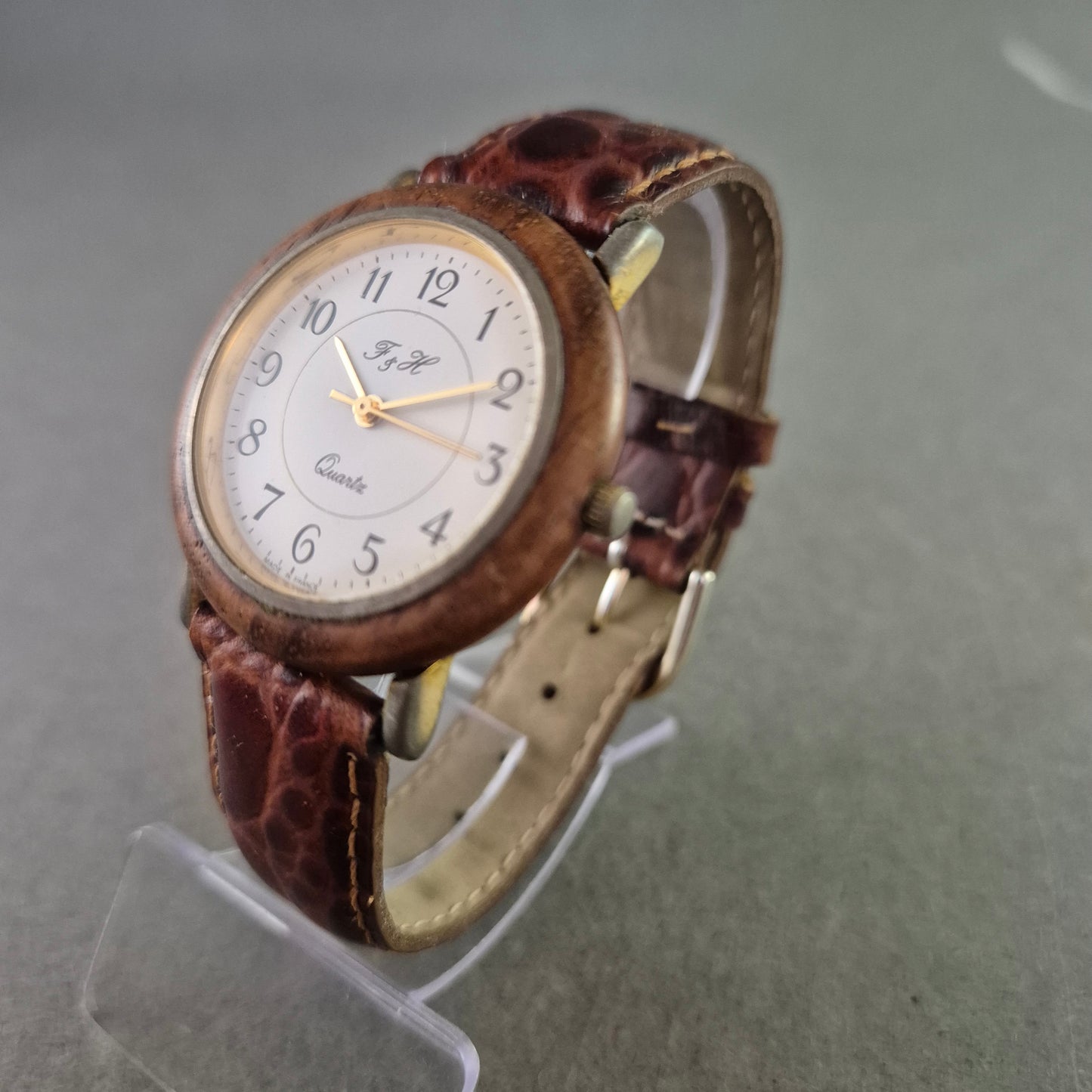 F&H Herren Uhr mit Holzlünette und braunem Lederarmband