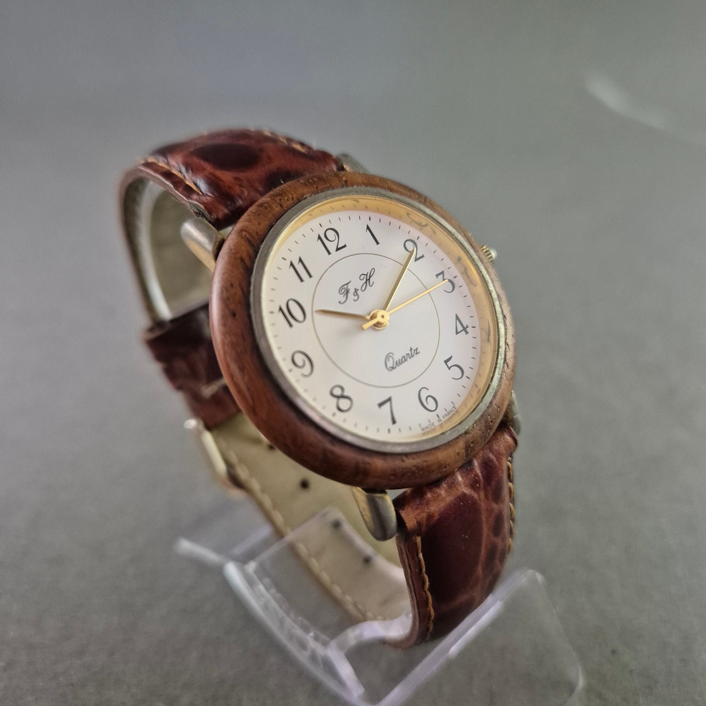 F&H Herren Uhr mit Holzlünette und braunem Lederarmband