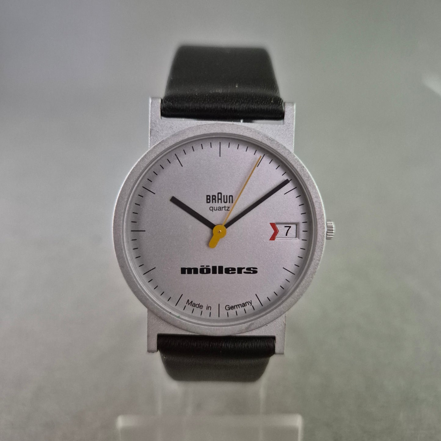 Braun Herren Uhr Quartz – Minimalistisches Design Made in Germany