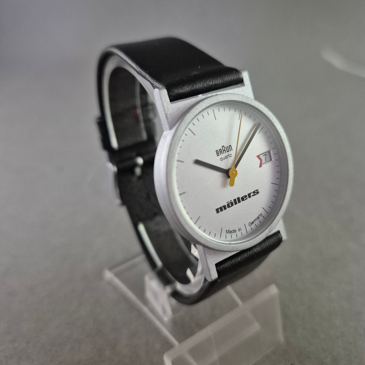 Braun Herren Uhr Quartz – Minimalistisches Design Made in Germany