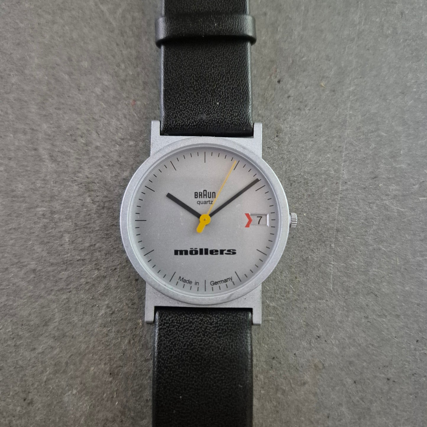 Braun Herren Uhr Quartz – Minimalistisches Design Made in Germany