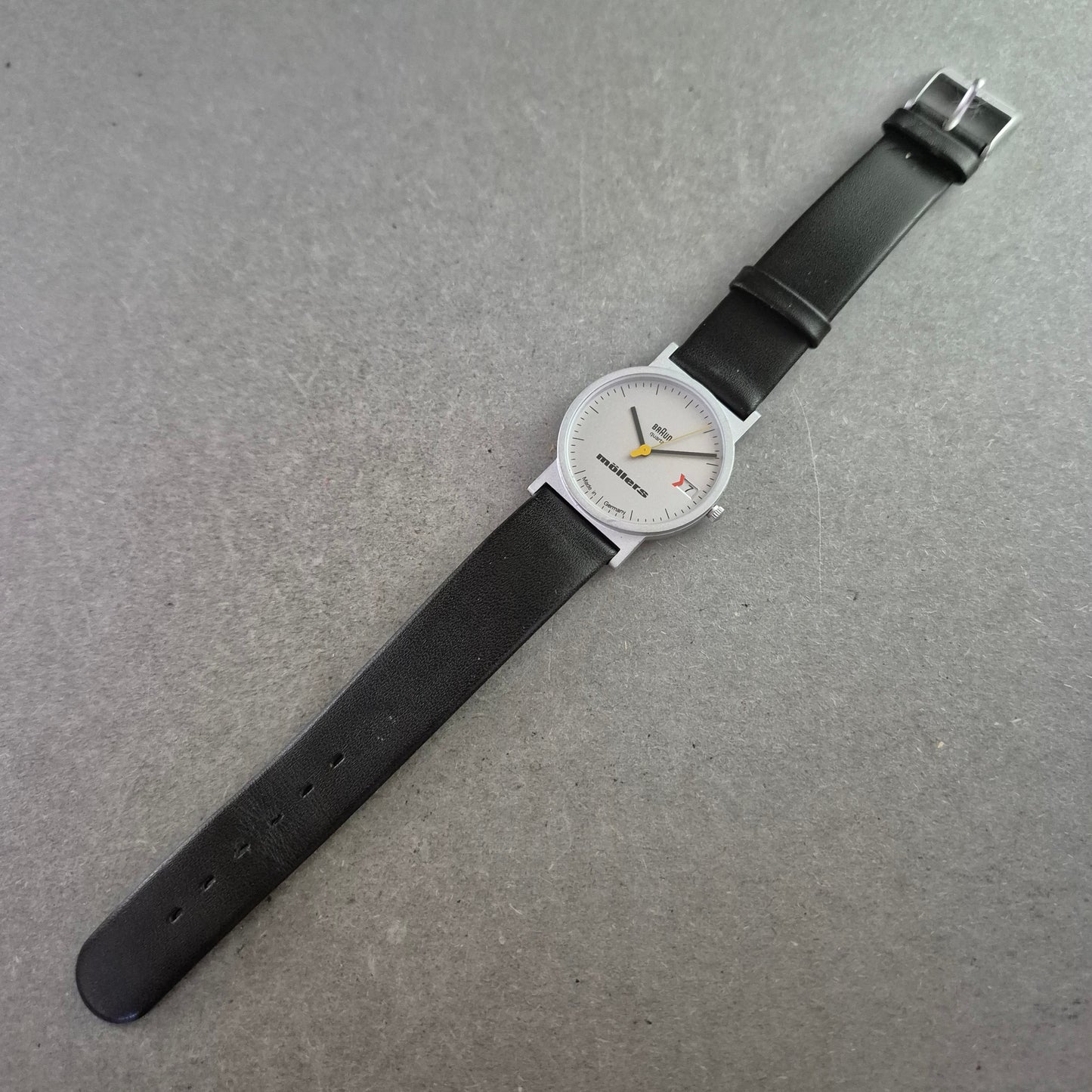 Braun Herren Uhr Quartz – Minimalistisches Design Made in Germany