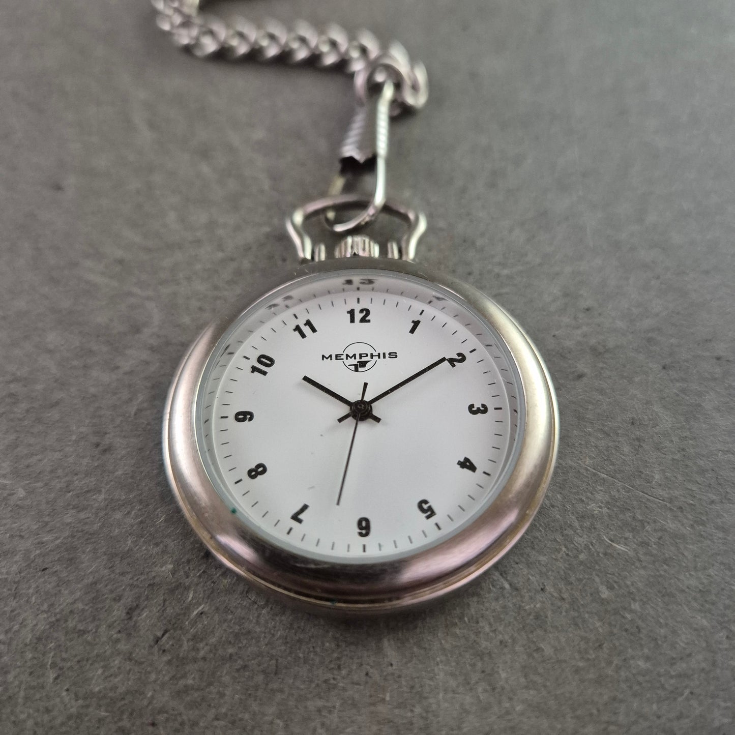 Memphis Taschenuhr mit Kette – Klassisch & Elegant