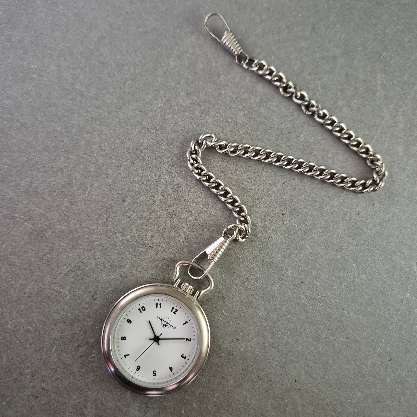 Memphis Taschenuhr mit Kette – Klassisch & Elegant
