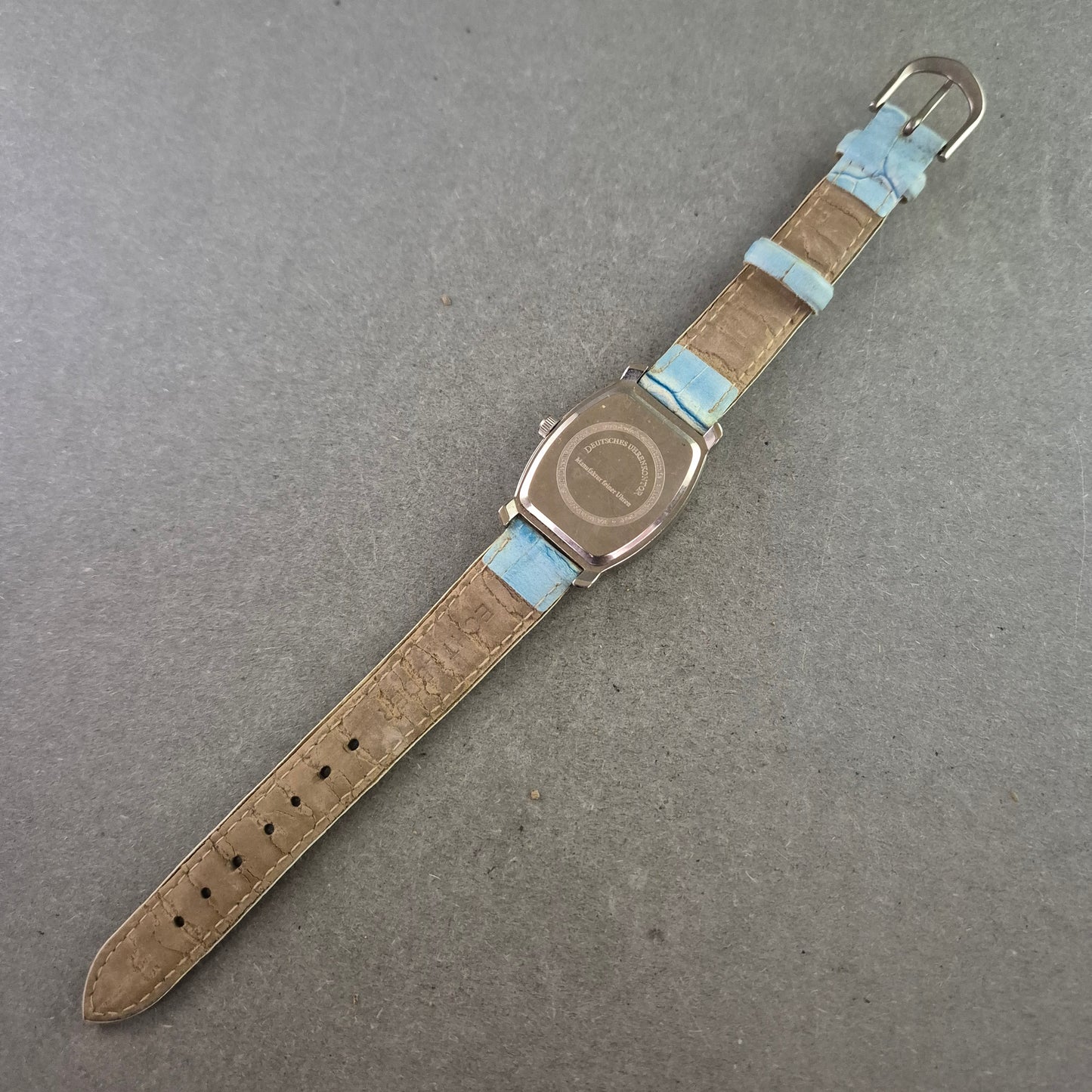 Deutsches Uhrenkontor Damen Uhr – Eleganz mit Strassbesatz & blauem Lederarmband