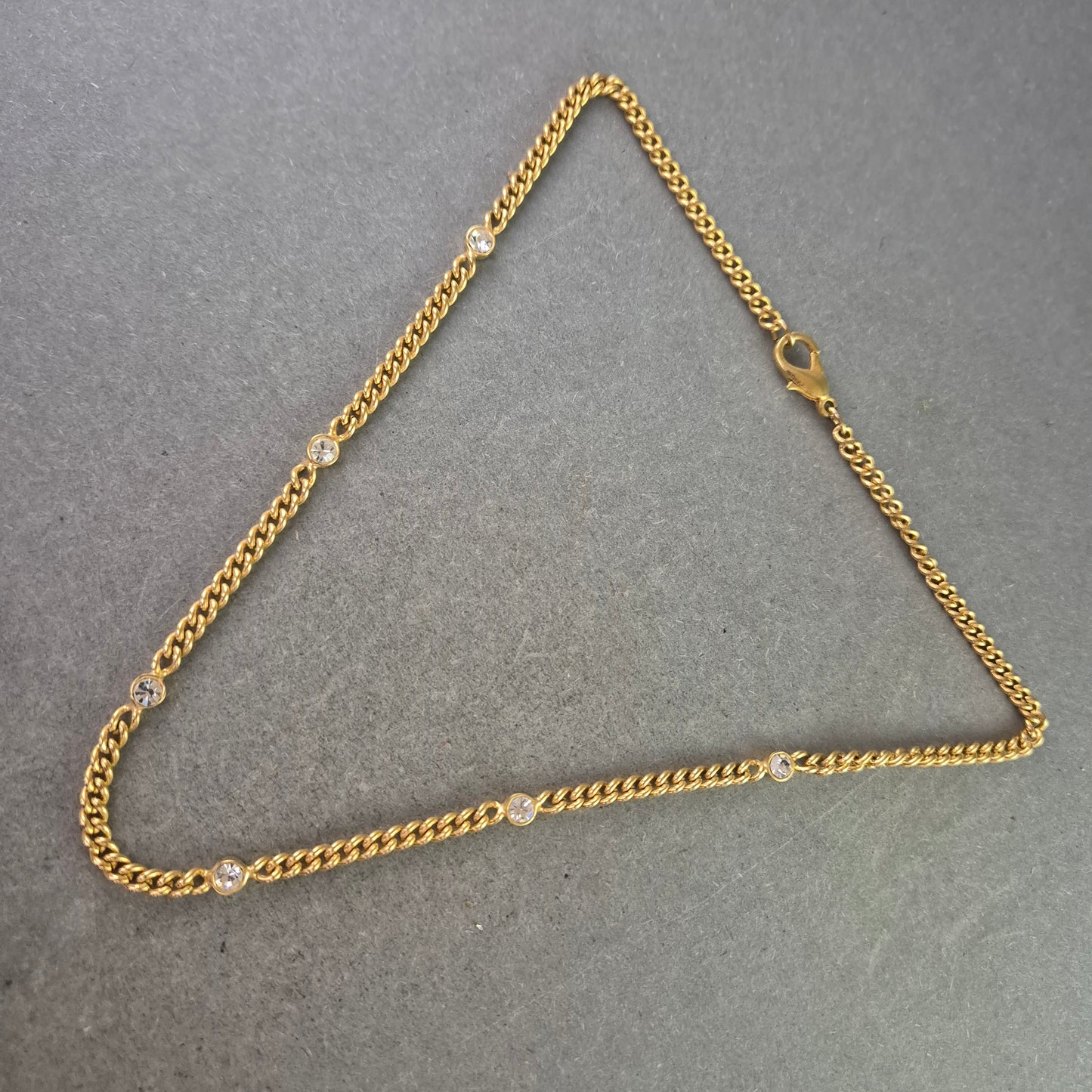 Vergoldete Damen Kette mit funkelnden Zirkonia Steinen