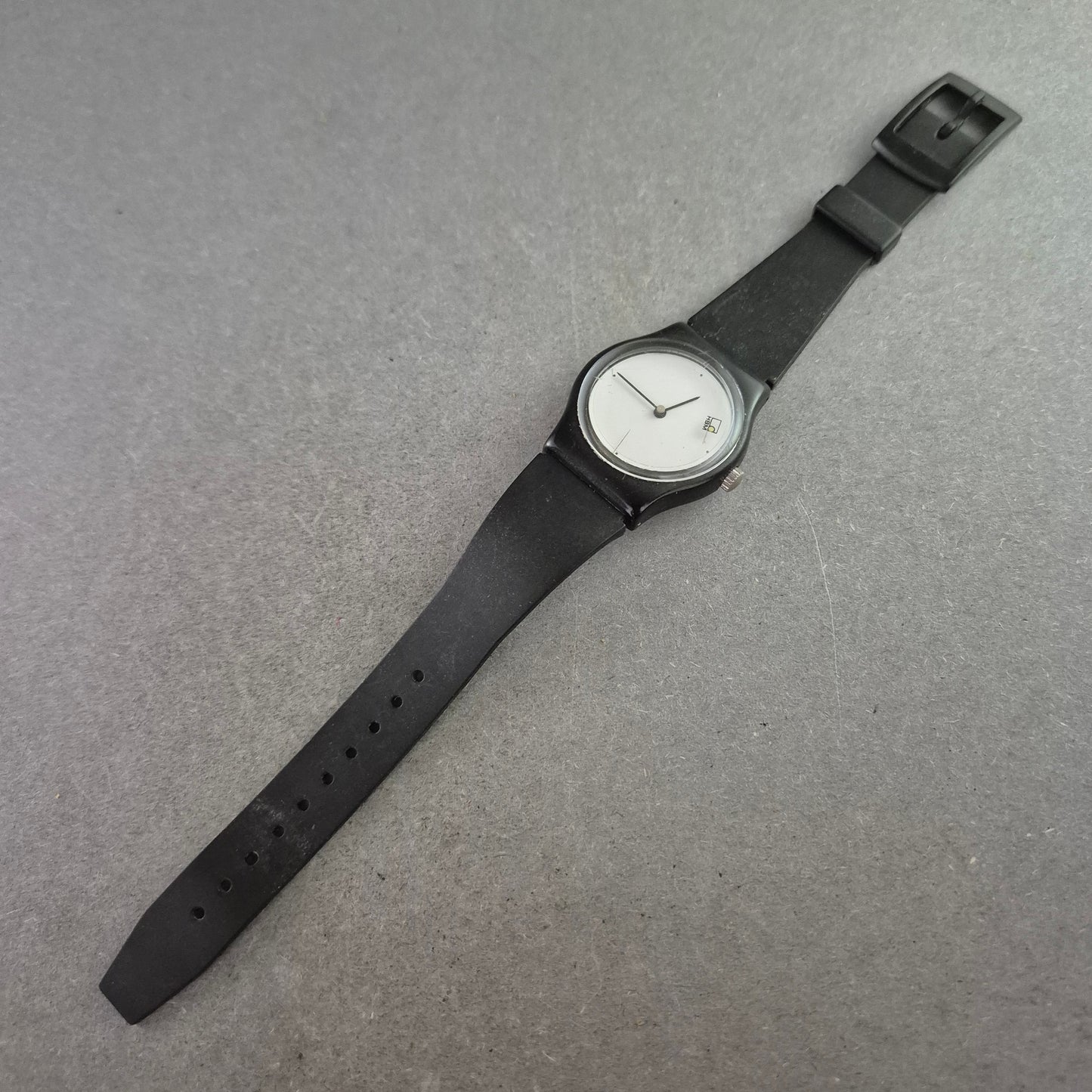 Minimalistische Herren Uhr – Schwarz Weiß Design mit Quarzwerk