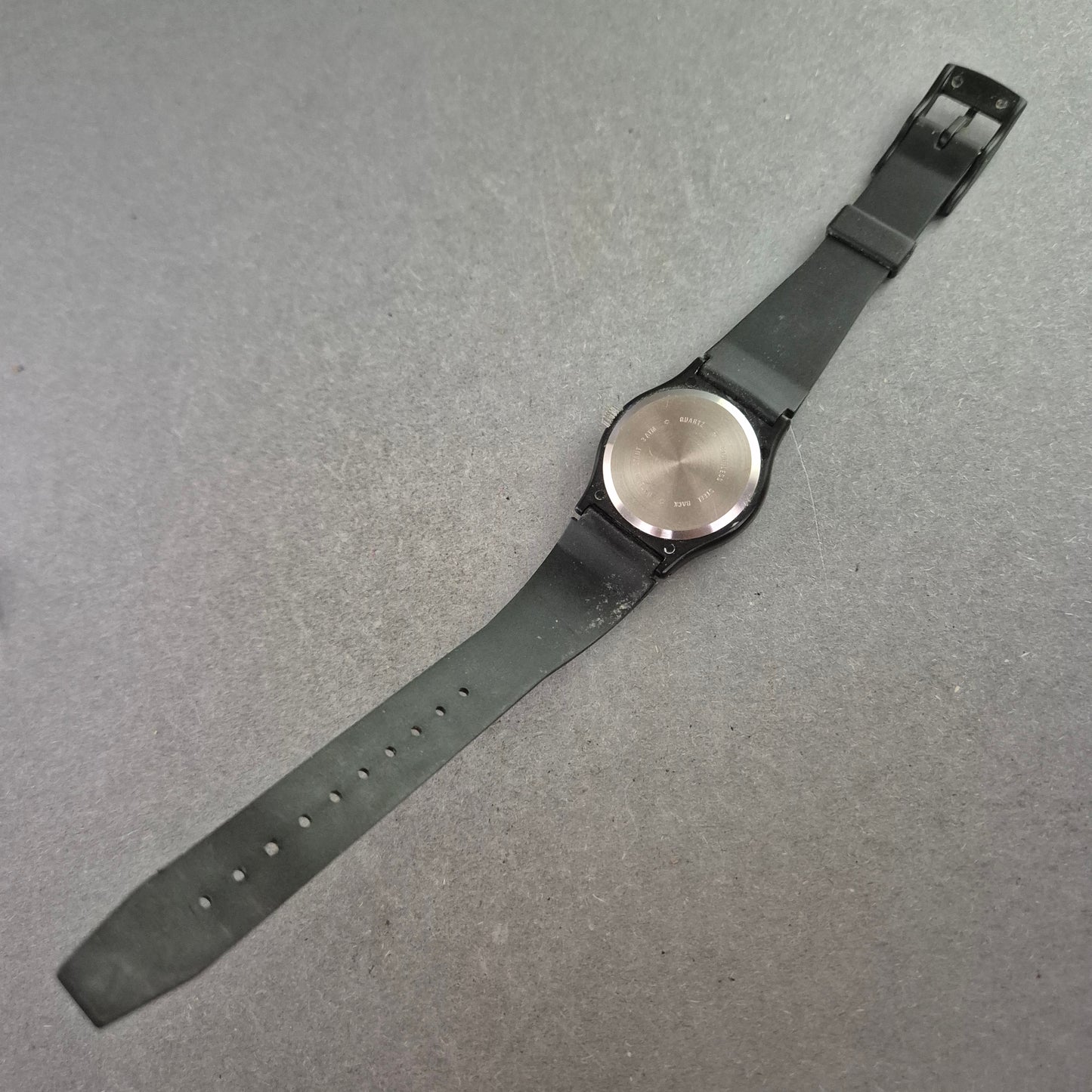 Minimalistische Herren Uhr – Schwarz Weiß Design mit Quarzwerk