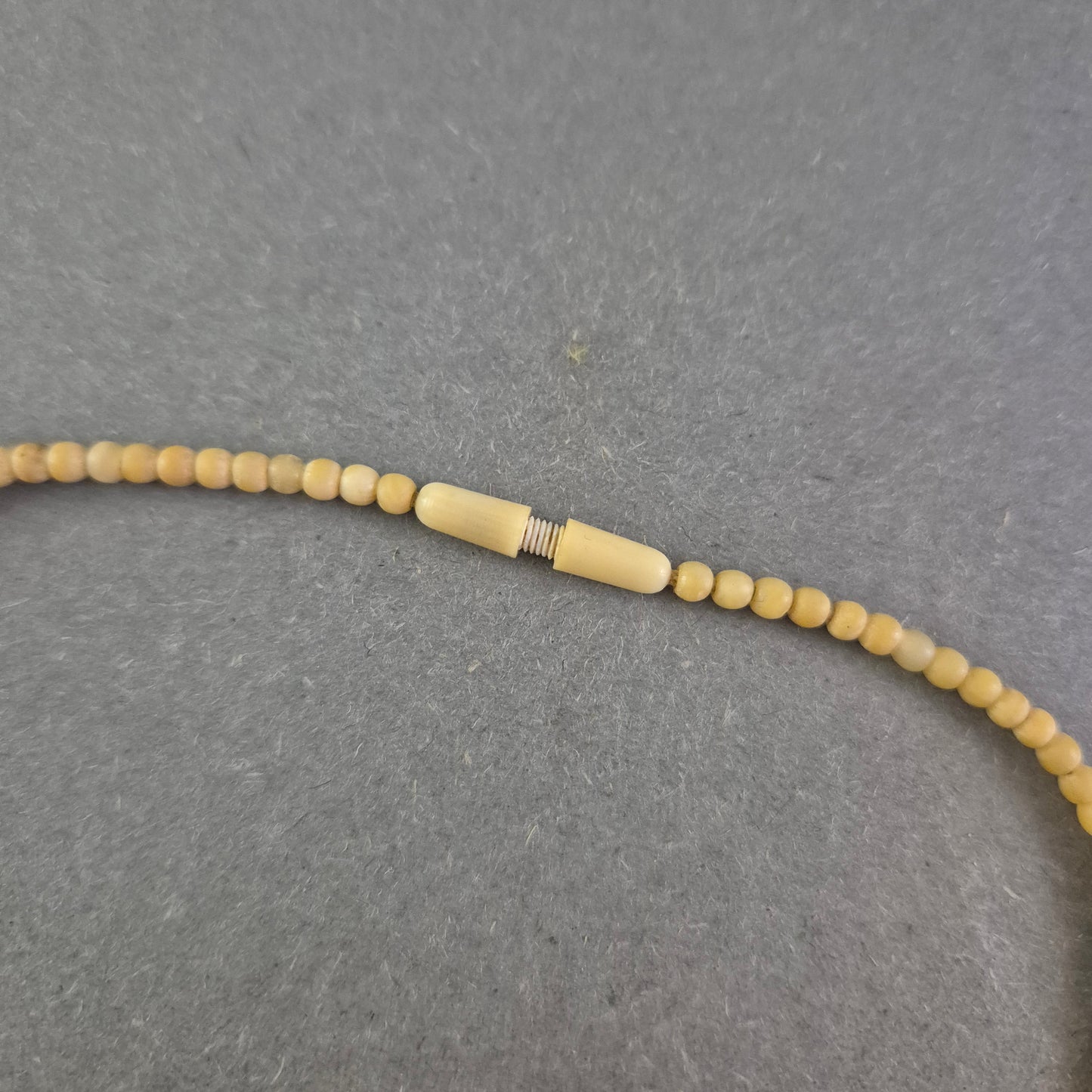 Elegante Damen Kette aus hellen Perlen – Schlicht und zeitlos