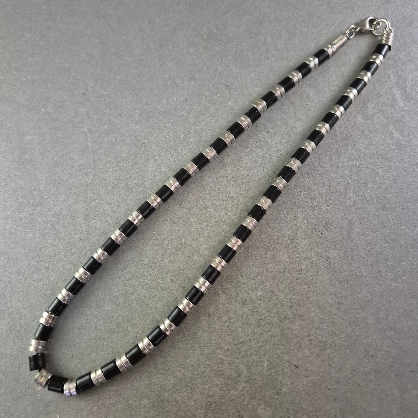 Stylische Damen Kette in Schwarz-Silber – Modern und auffällig