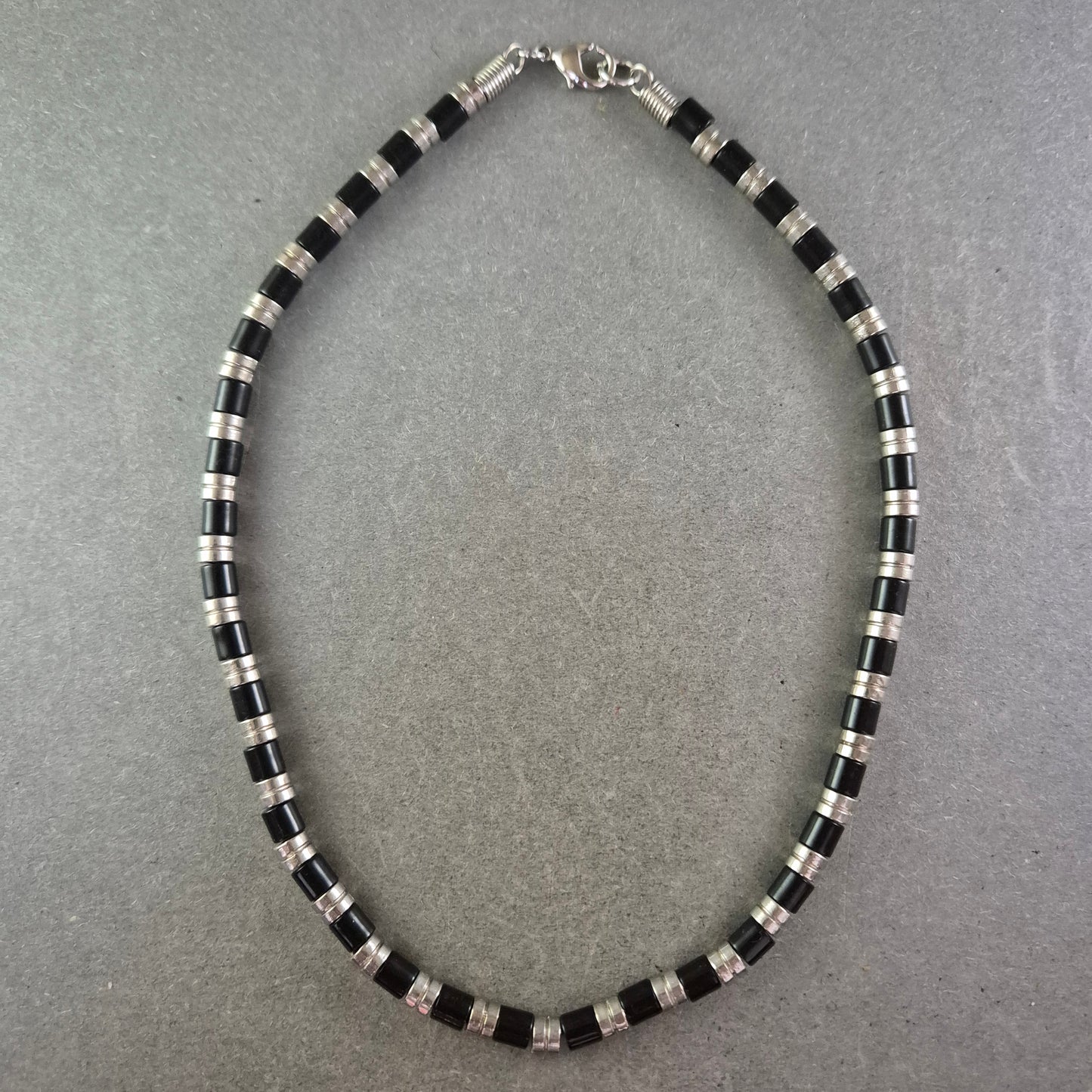 Stylische Damen Kette in Schwarz-Silber – Modern und auffällig