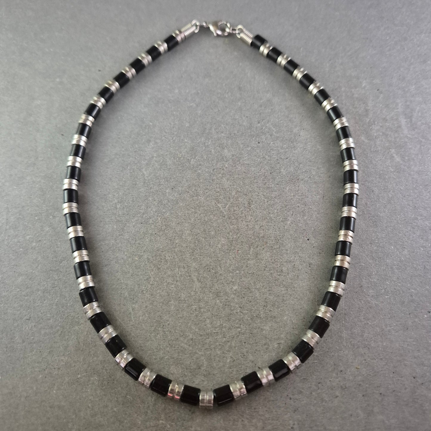 Stylische Damen Kette in Schwarz-Silber – Modern und auffällig