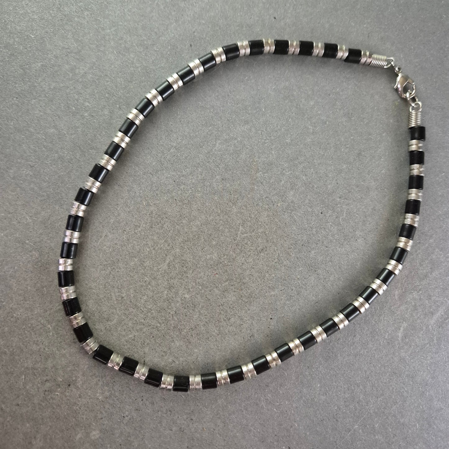 Stylische Damen Kette in Schwarz-Silber – Modern und auffällig