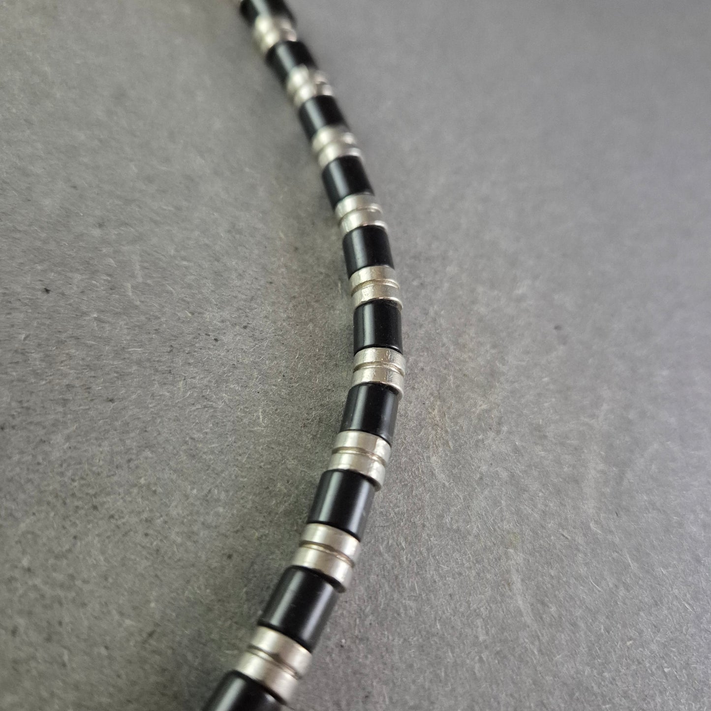 Stylische Damen Kette in Schwarz-Silber – Modern und auffällig