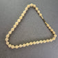 Damen Kette mit cremefarbenen geschnitzten Perlen – Vintage Look