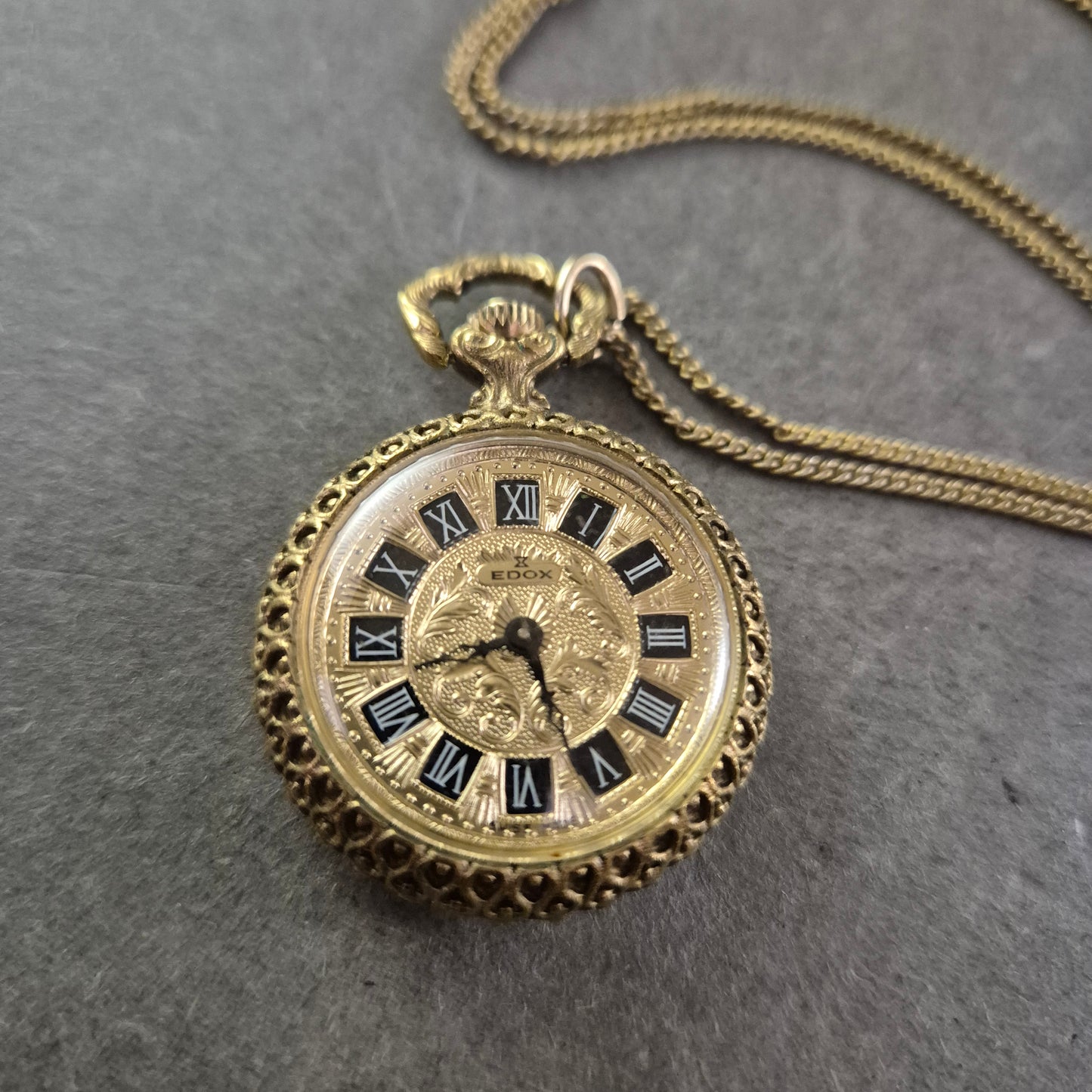 Edox Taschenuhr mit Kette – Antikes Design in Goldoptik
