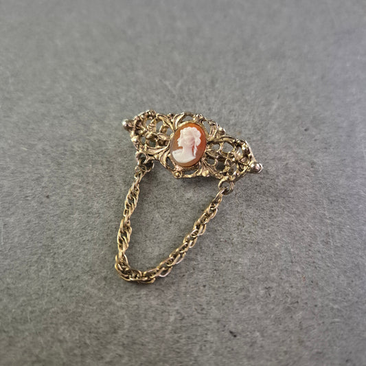 Filigrane Brosche mit Kamee – Antikes Porträt im Vintage-Stil