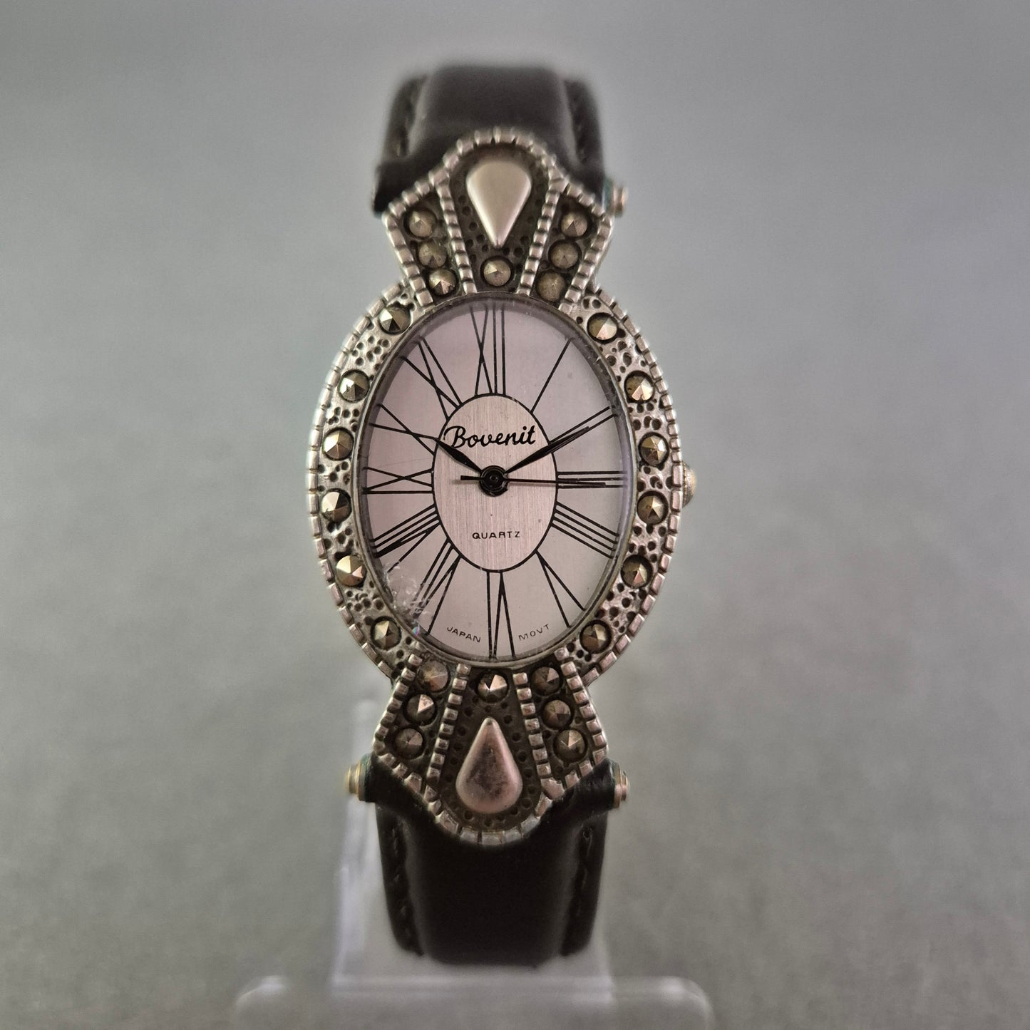 Bosenit Damen Uhr im Vintage-Stil – Silberoptik mit Lederband