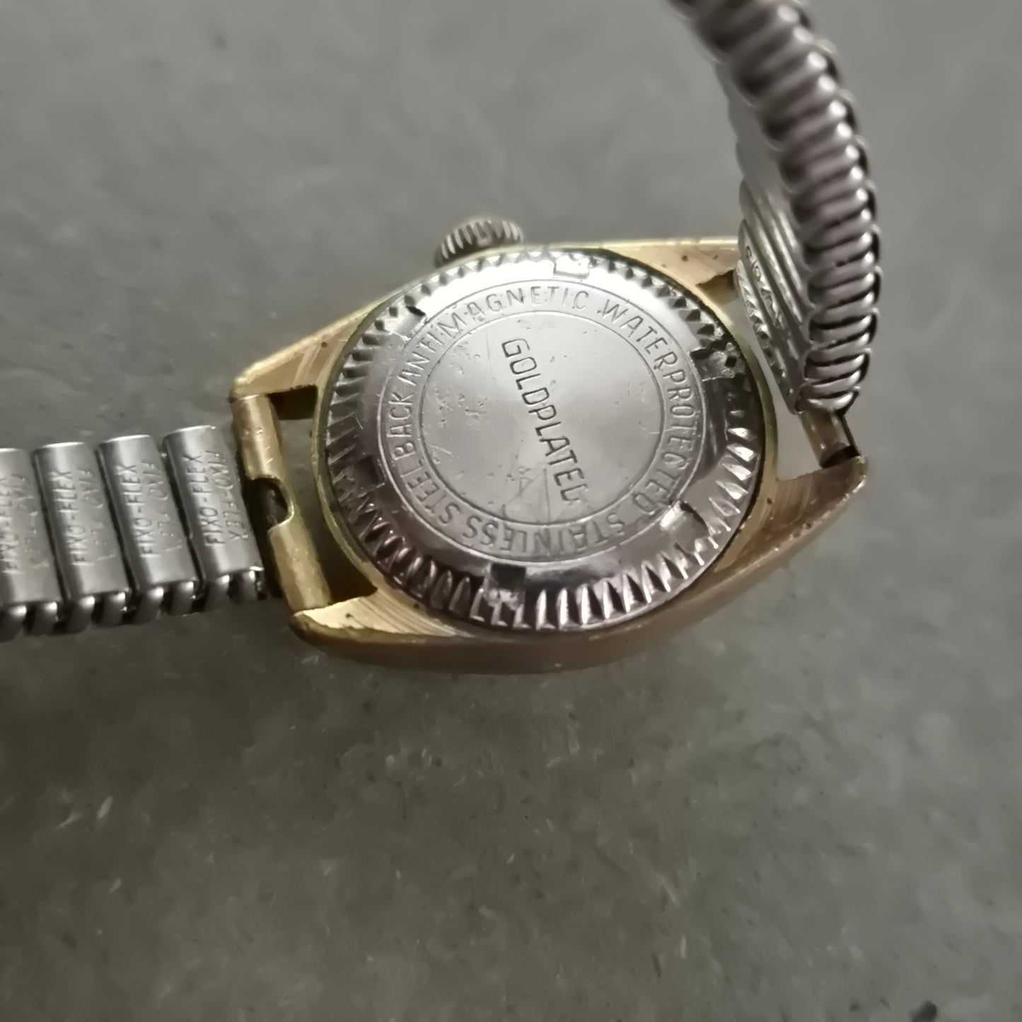 Tonica Damen Uhr Vintage – Mechanik mit 17 Jewels und Flexband