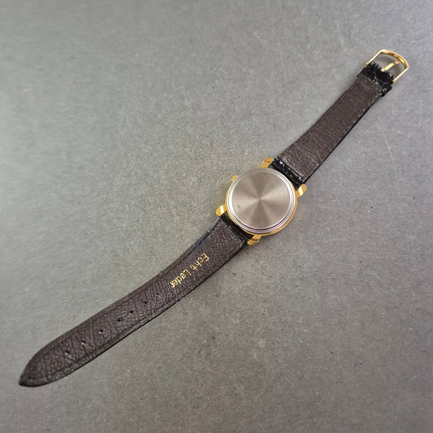 Verspielte Damen Uhr mit Himmelsmotiv – Römisches Design trifft Fantasie