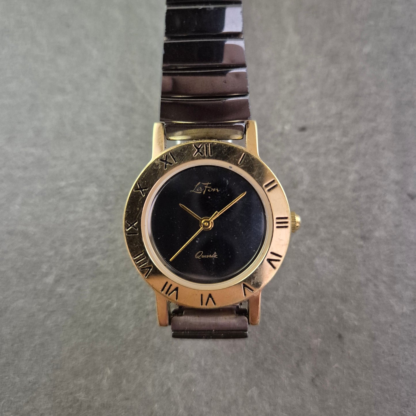 Klassische LeTon Damen Uhr – Eleganz mit römischen Ziffern