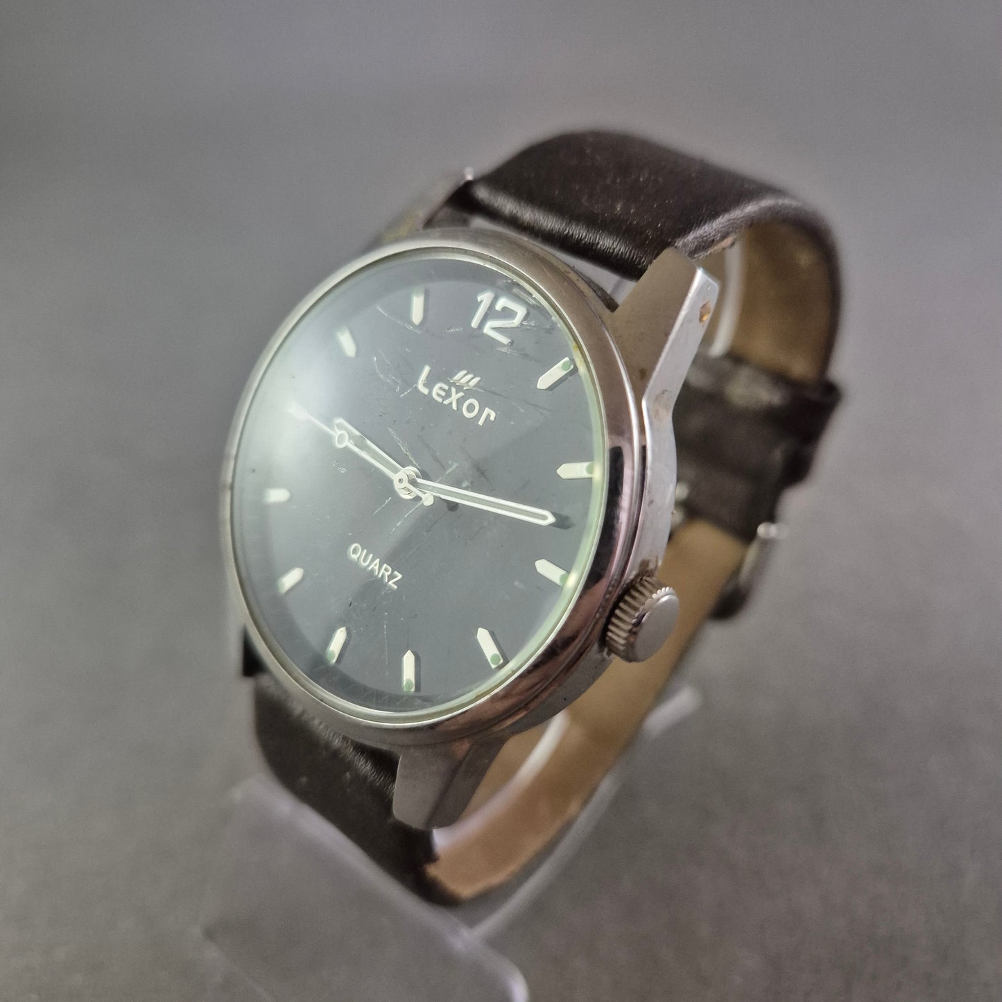 Lexor Herren Uhr – Klassischer Look mit schwarzem Zifferblatt