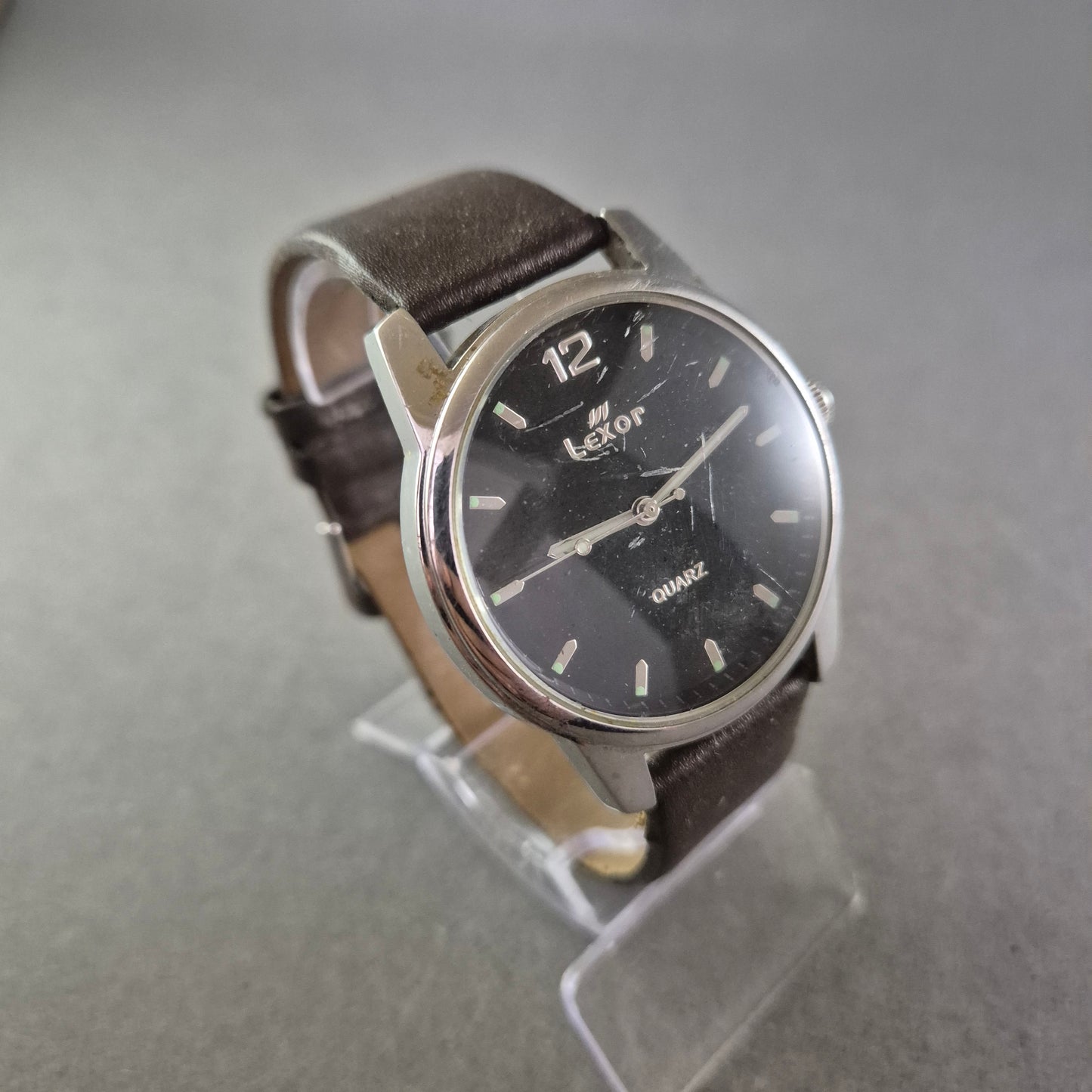 Lexor Herren Uhr – Klassischer Look mit schwarzem Zifferblatt