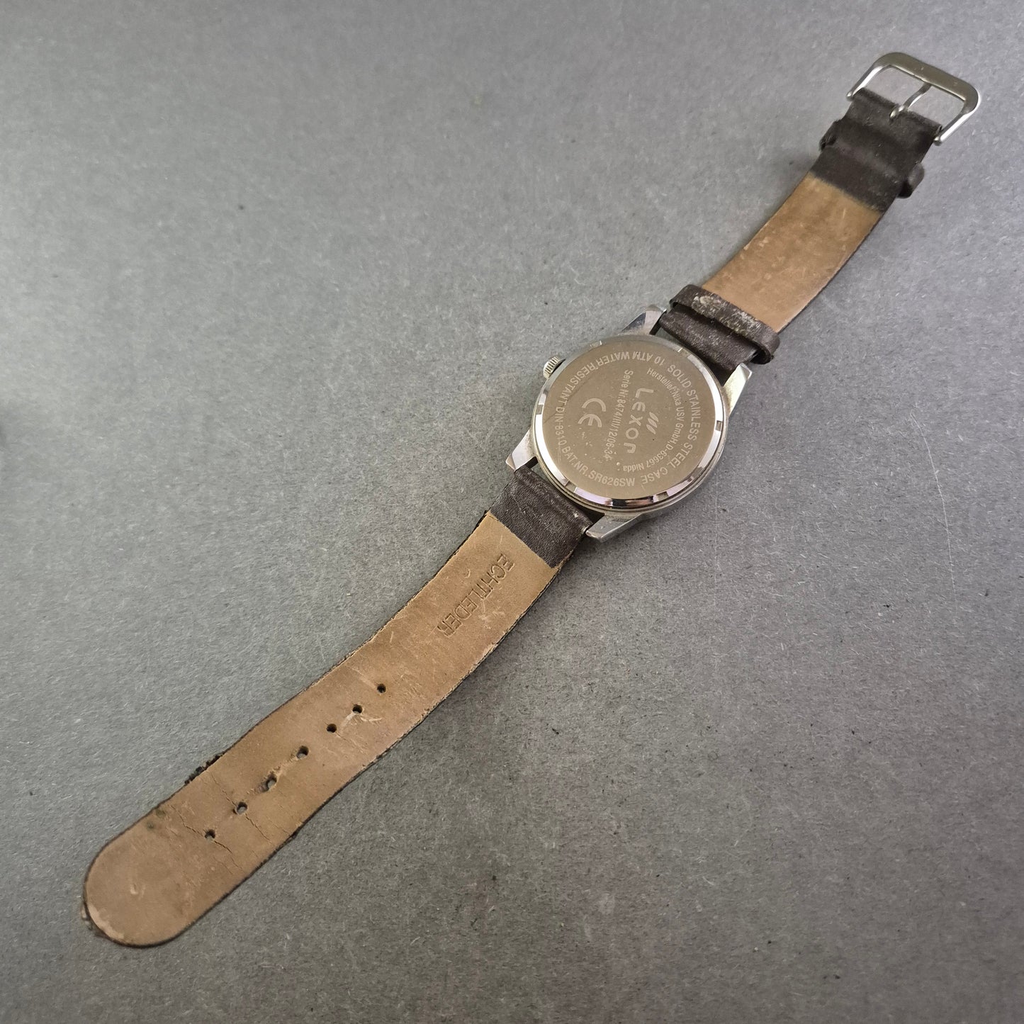 Lexor Herren Uhr – Klassischer Look mit schwarzem Zifferblatt