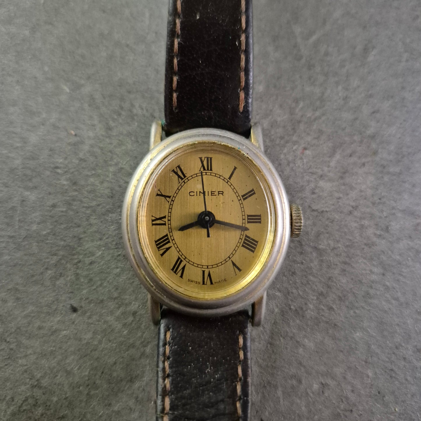 Cimier Damen Uhr – Schweizer Klassiker mit goldfarbenem Zifferblatt