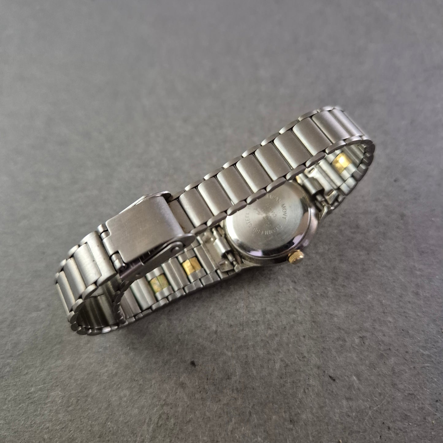 Romeo Nickel Damen Uhr – Zweifarbiges Edelstahlarmband & dezentes Design