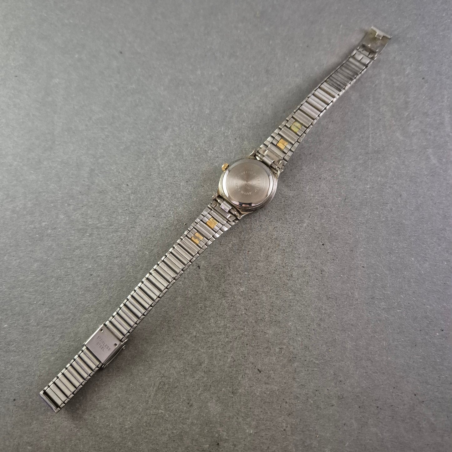 Romeo Nickel Damen Uhr – Zweifarbiges Edelstahlarmband & dezentes Design