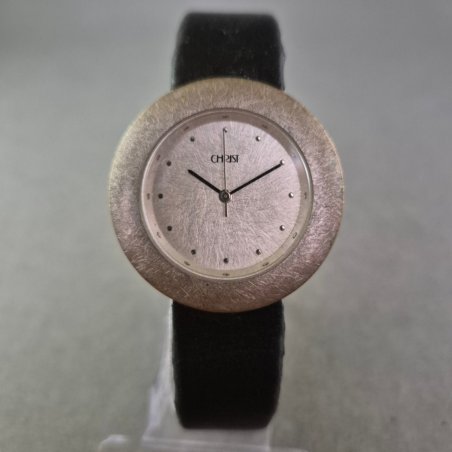 Edle Christ Damen Uhr – Minimalistisches Design mit gebürsteter Oberfläche