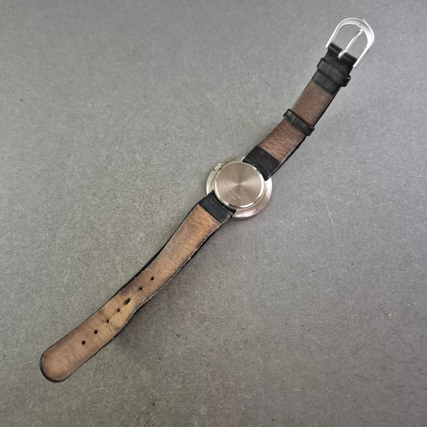 Edle Christ Damen Uhr – Minimalistisches Design mit gebürsteter Oberfläche