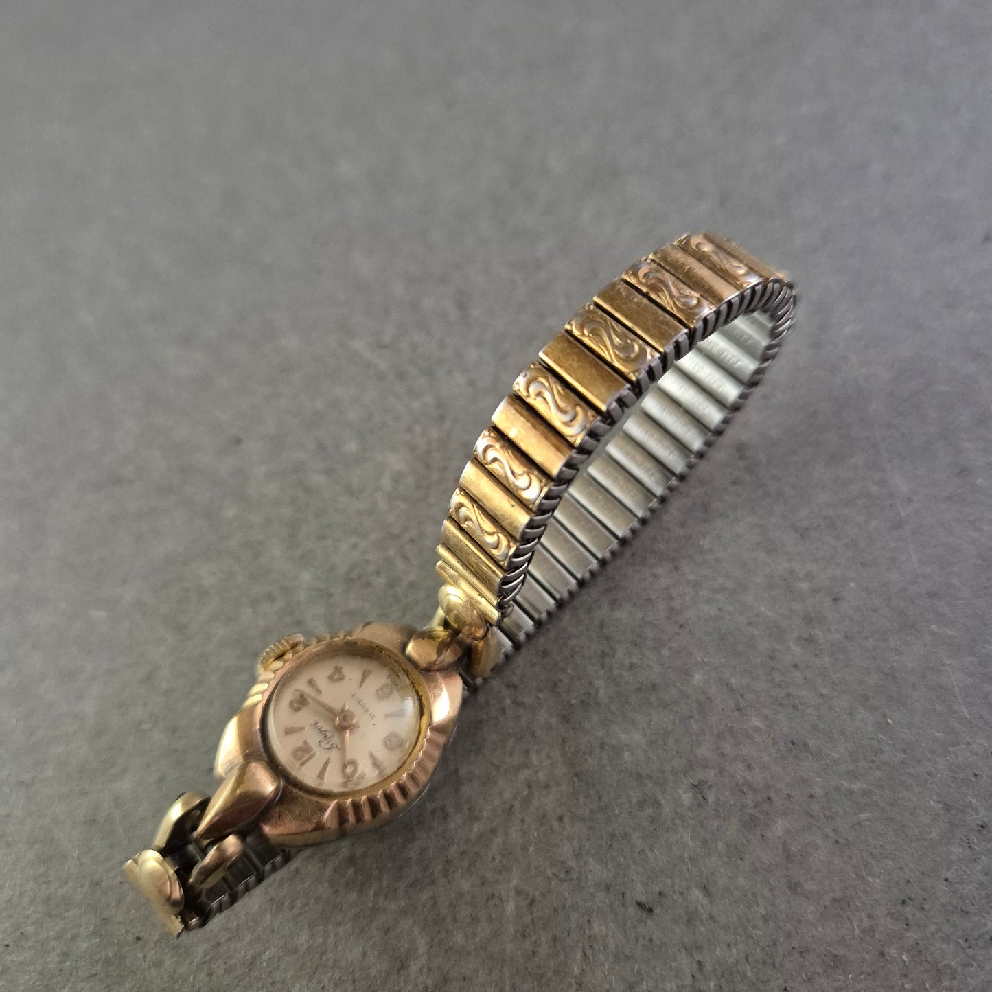 Vintage Lorgin Damen Uhr – Mechanikklassiker mit Stretchband