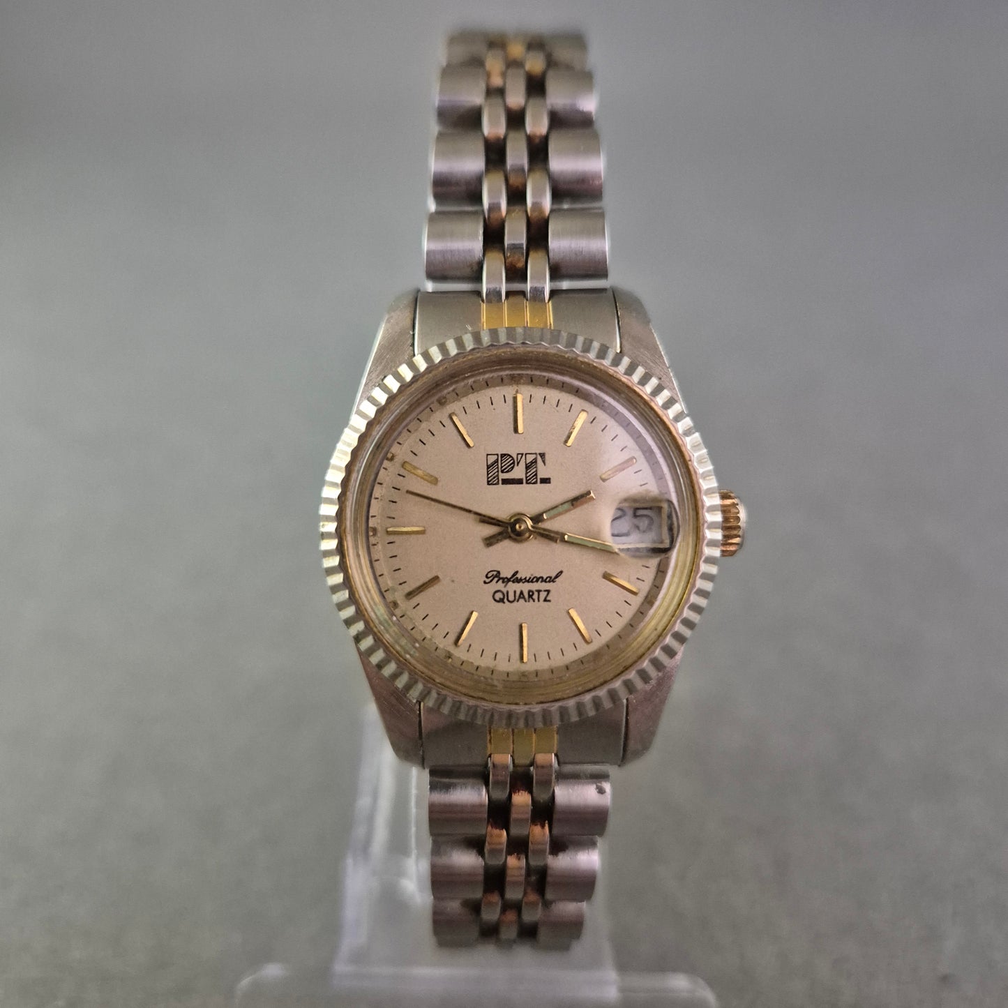 Klassische P.T. Damen Uhr – Zweifarbige Eleganz mit Datumsanzeige