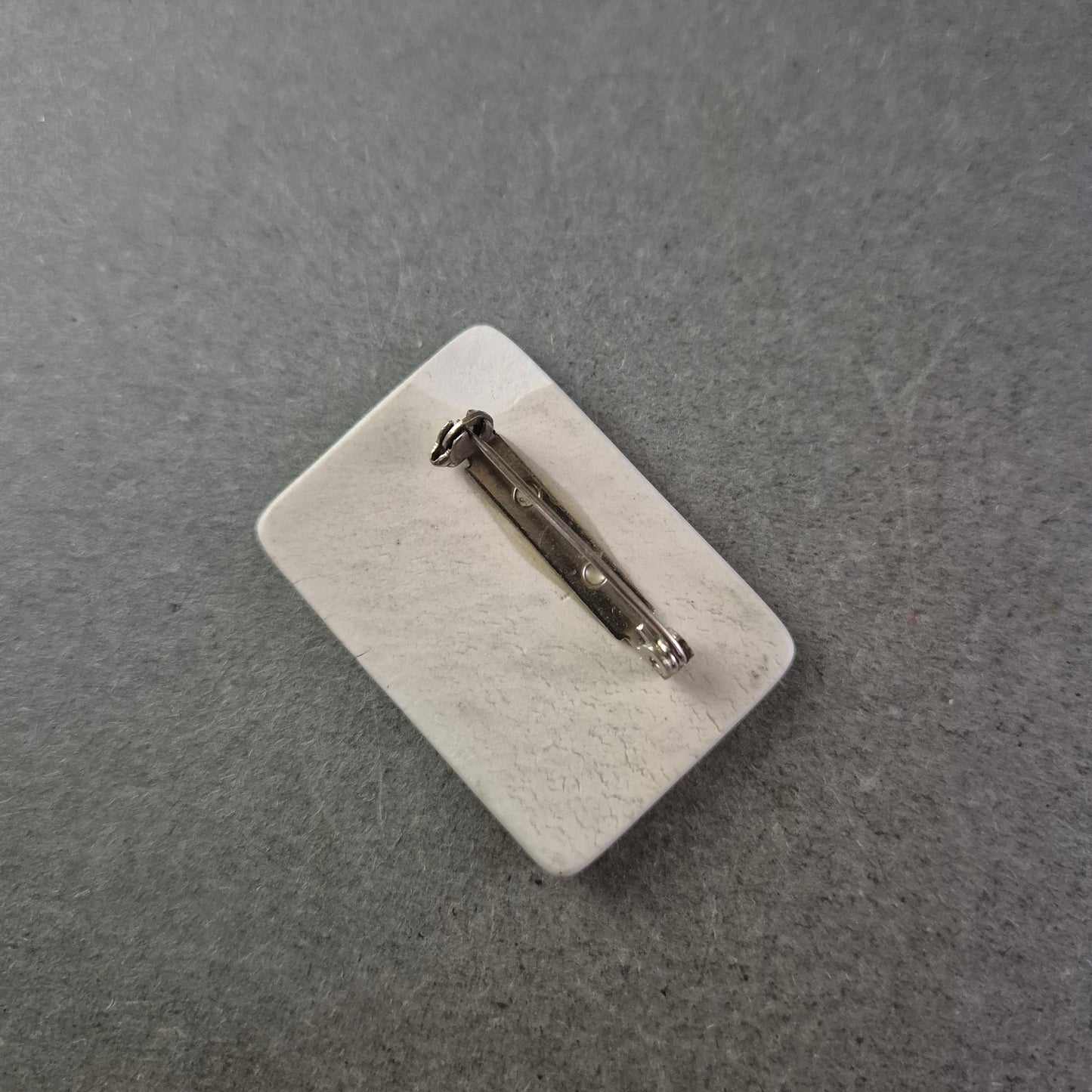 Brosche im Kuvert-Design Rosa-Marmorierung mit Goldakzenten