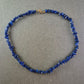 Elegante Halskette mit Lapislazuli-Splittern – Kräftiges Blau für Stilbewusste