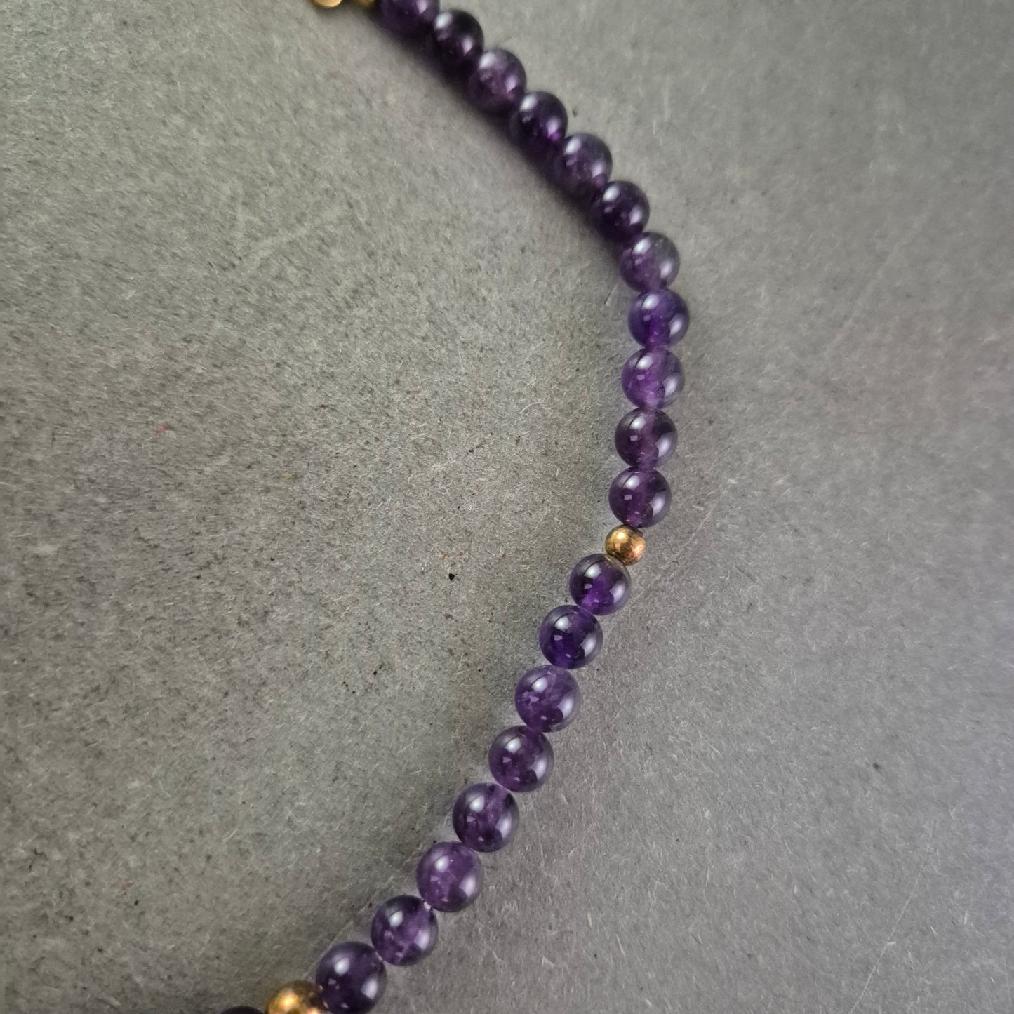 Klassische Amethyst Halskette – Elegante Kugeln in kräftigem Violett