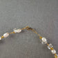 Filigrane Perlen Halskette mit Glasperlen – Zartes Design in Gold und Weiß