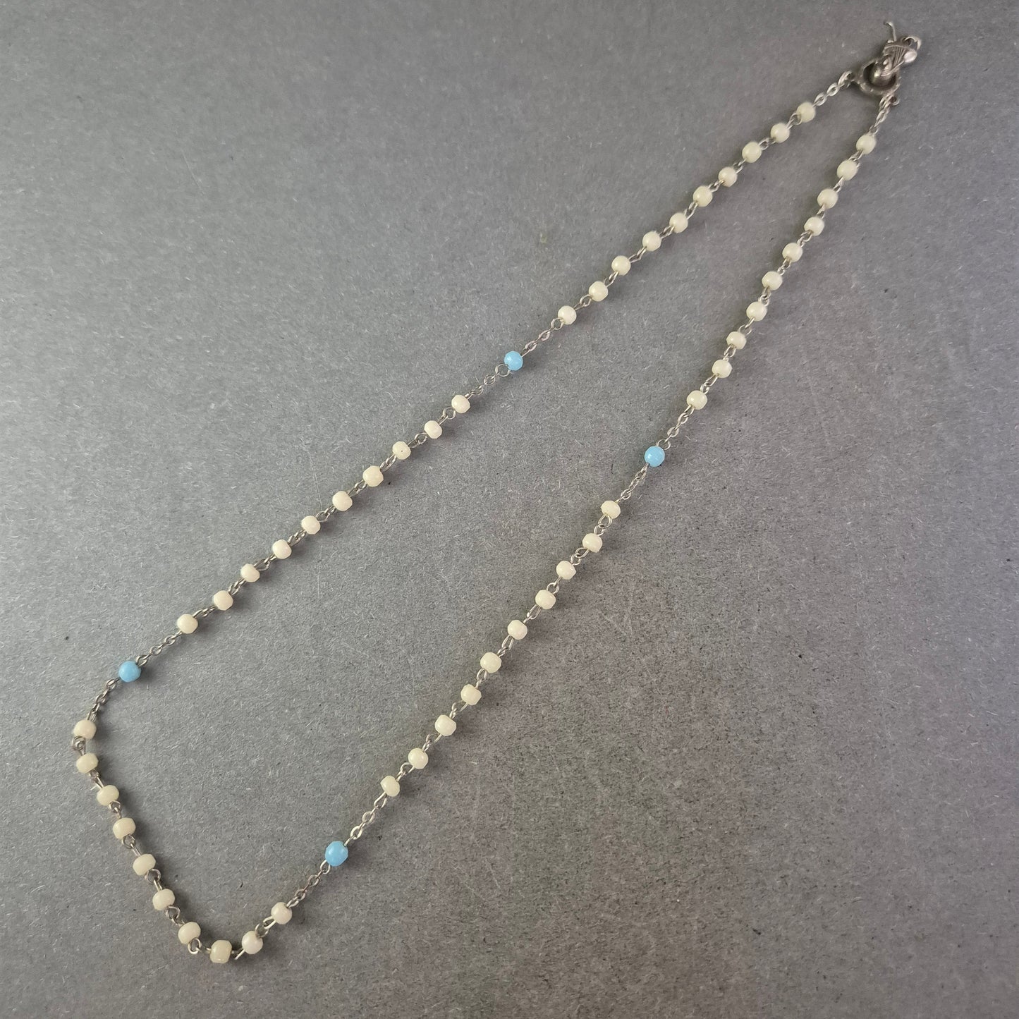 Klassische Rosenkranz Halskette mit Perlen – Religiöser Schmuck in Silber