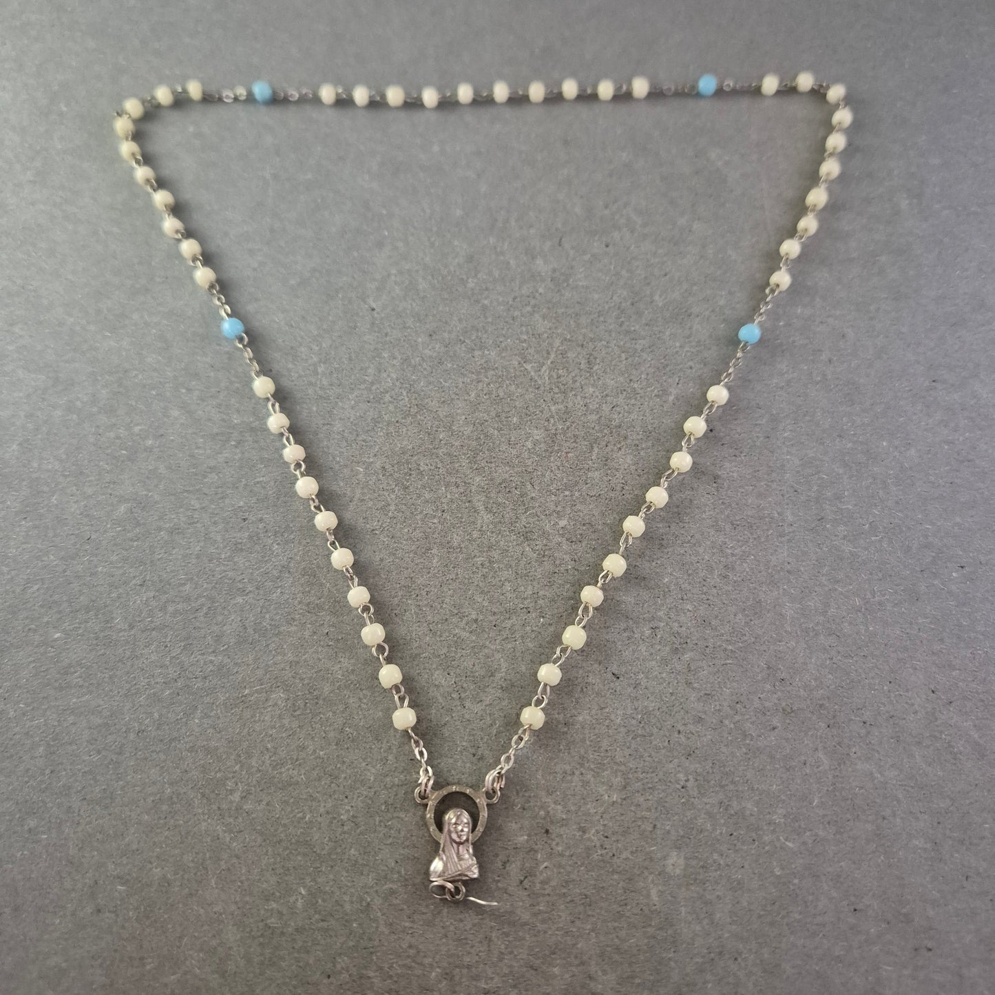 Klassische Rosenkranz Halskette mit Perlen – Religiöser Schmuck in Silber