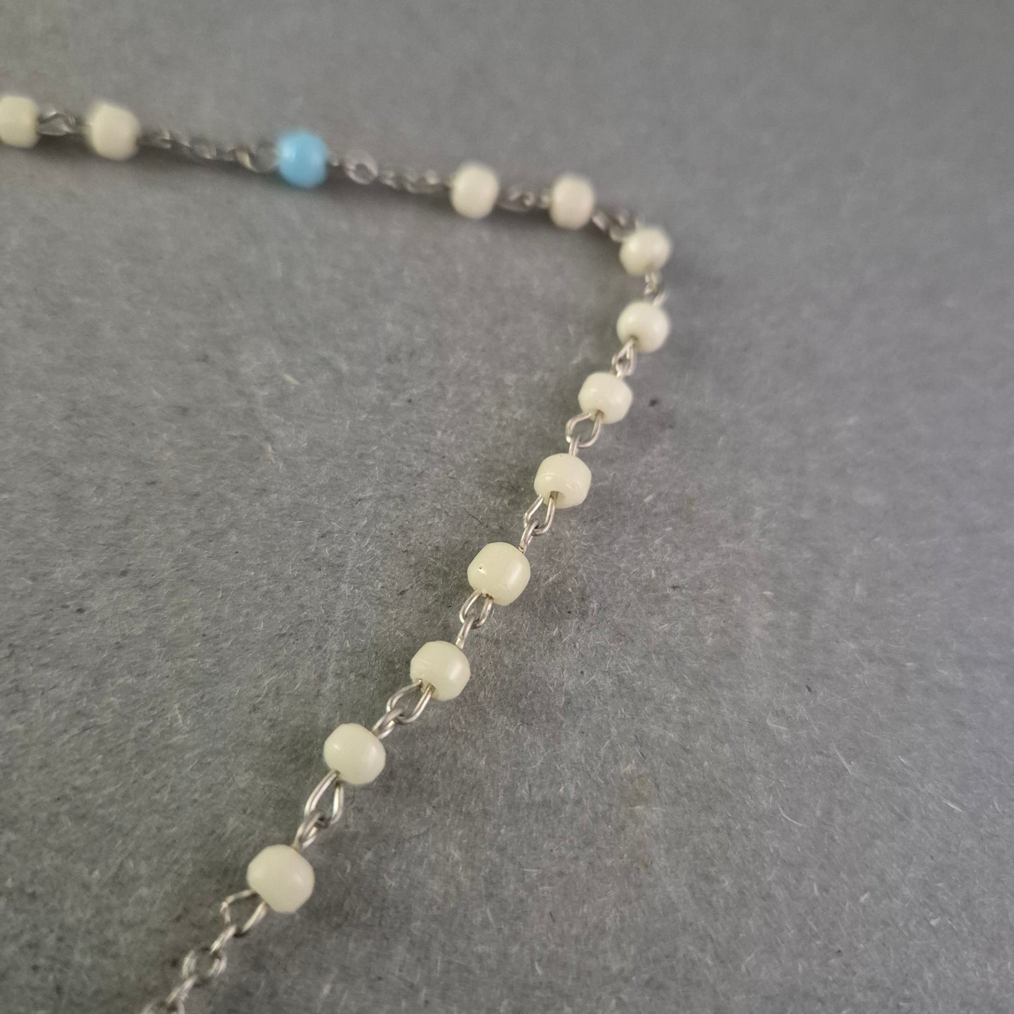 Klassische Rosenkranz Halskette mit Perlen – Religiöser Schmuck in Silber