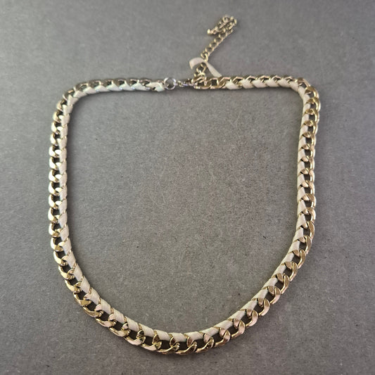 Moderne Glieder Halskette mit Lederband – Trendiger Mix in Gold und Beige
