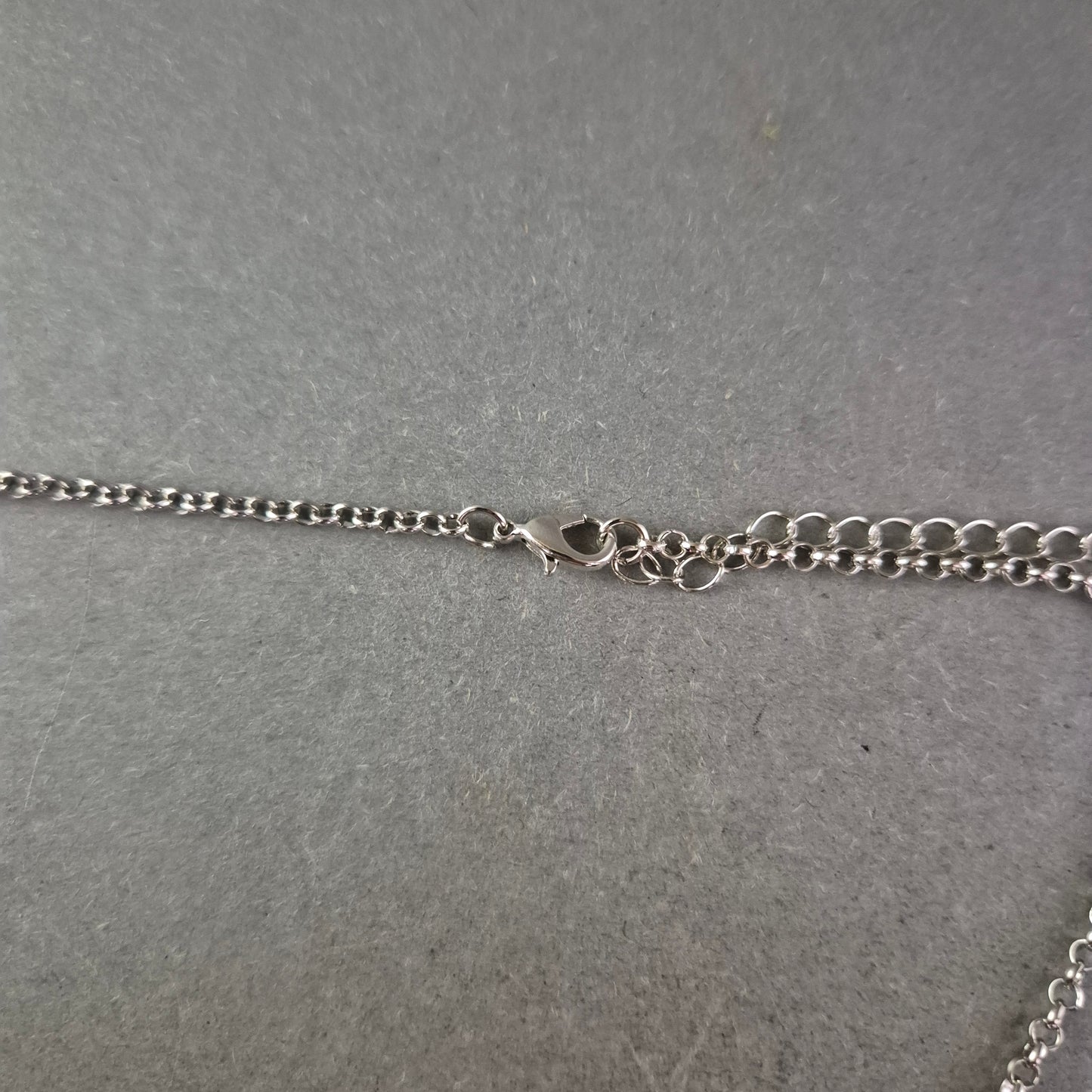 Blumen Kette mit Anhängern – Verspielter Modeschmuck