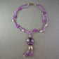Lila Perlen Kette mit großem Anhänger – Verspielter Ethno Look