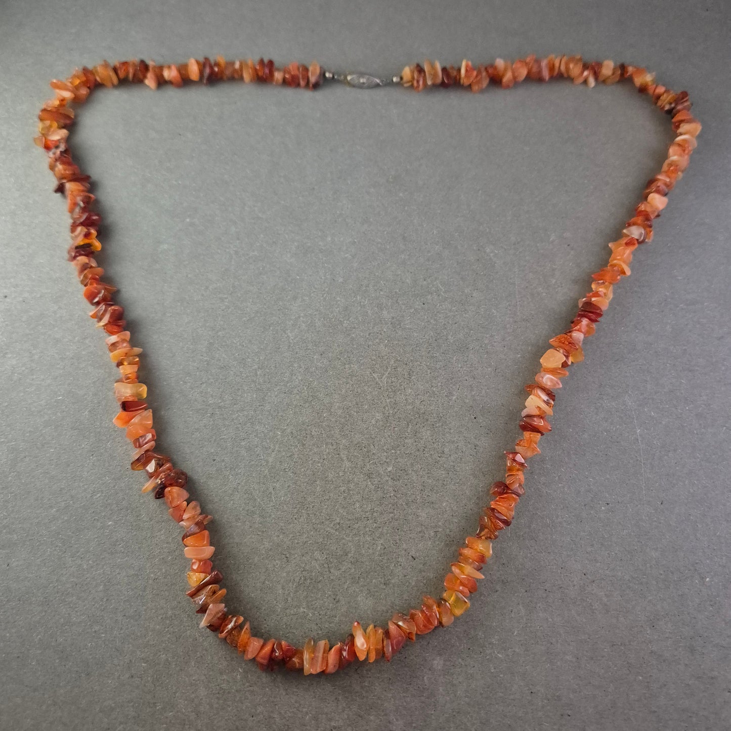 Naturstein Kette aus Karneol Splittern – Warme Rottöne