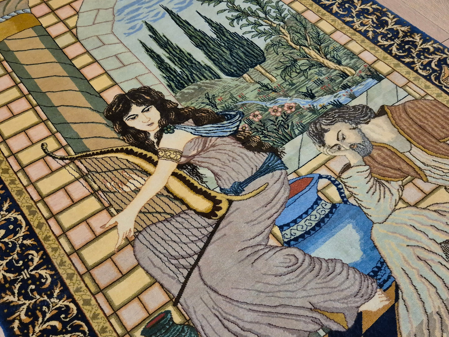 Täbriz Teppich – Korkwolle, figürliche Darstellung, feine Knüpfung