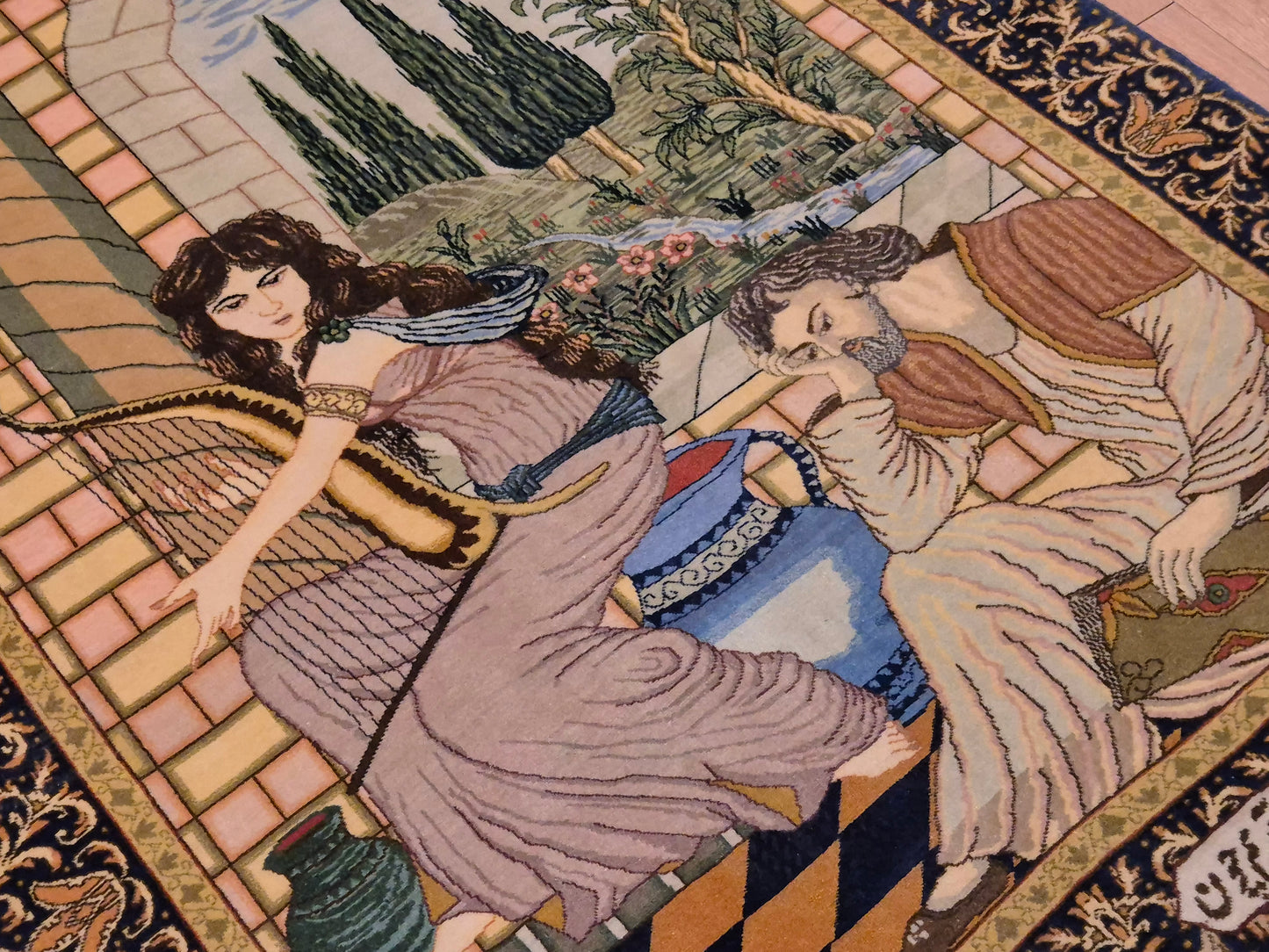 Täbriz Teppich – Korkwolle, figürliche Darstellung, feine Knüpfung