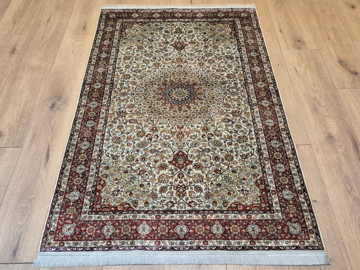 Feiner Hereke Teppich – Seide auf Seide, Medaillon, exklusive Knüpfung